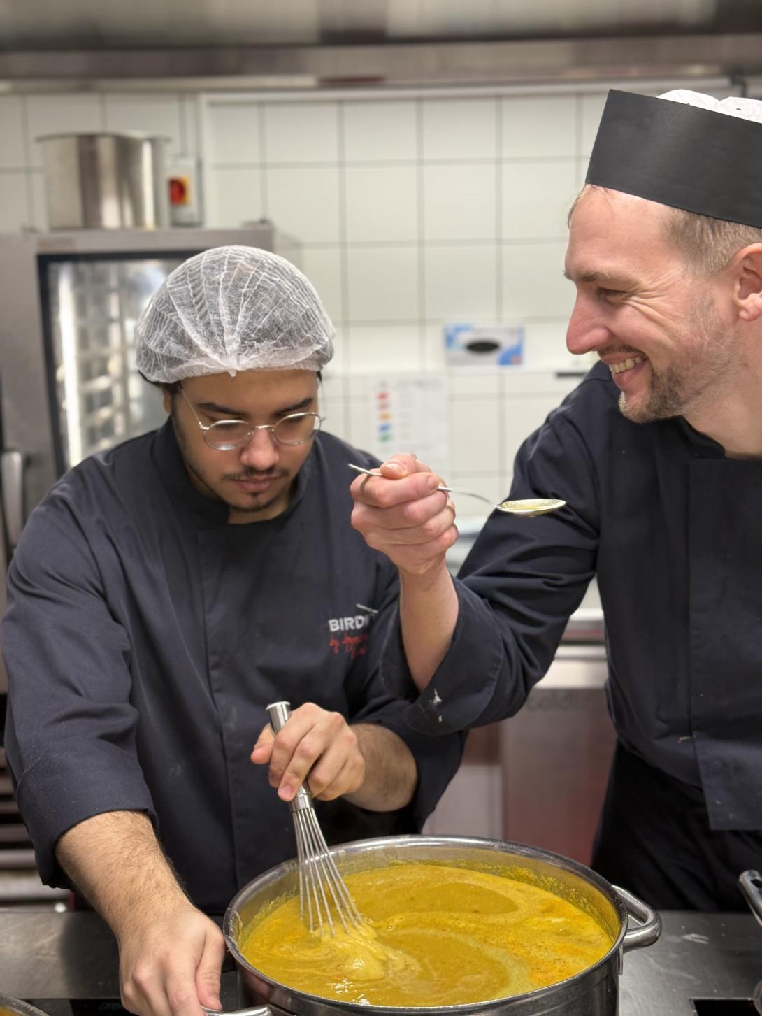 Awen apprentis, Thomas formateur, Birdhouse, Genève © AA 